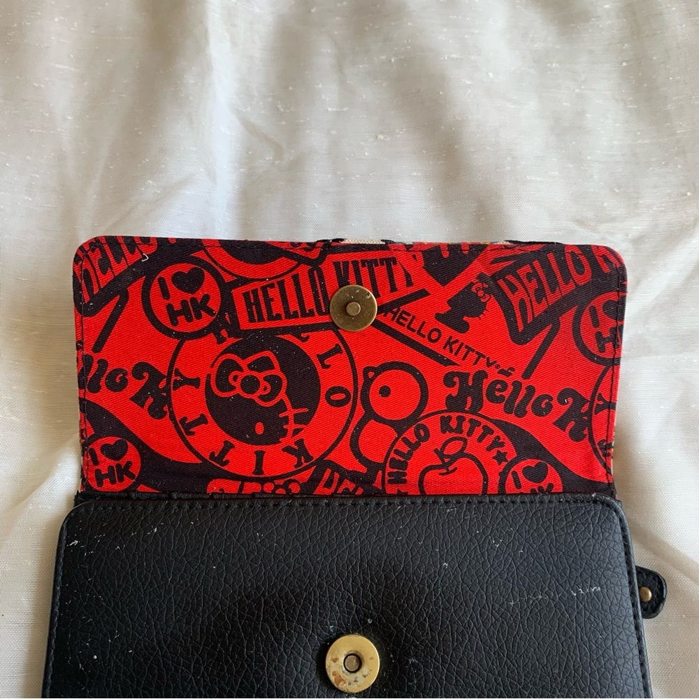 SOLD  Hello Kitty Wallet - Picture 3 of 11